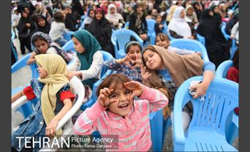 آیین گلاب­گیری «زیارت گل» 30