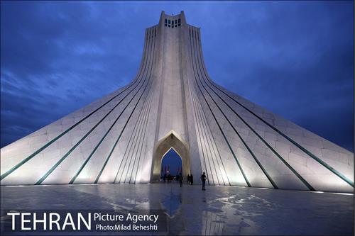 میدان آزادی‎ 30