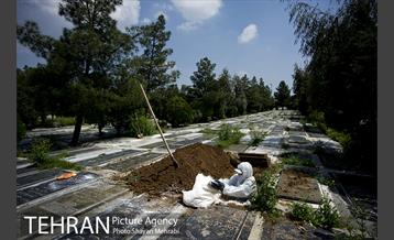 تطهیر و تدفین جانباختگان کرونایی در بهشت زهرا(س) 30