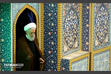 میز خدمت شهرداری تهران در نماز جمعه 53