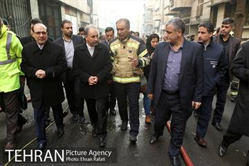 بازدید شهردار تهران از محل آتش‌سوزی ساختمان برق حرارتی وزارت نیرو  20