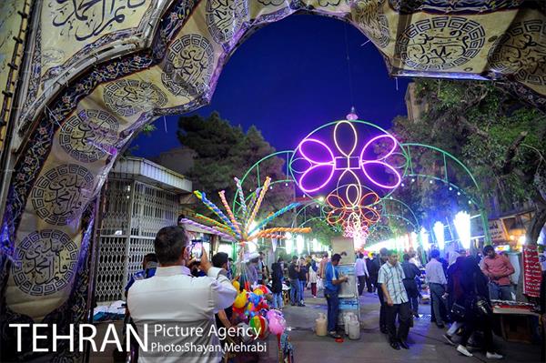 خیابان های تهران در شب میلاد امام زمان (عج) 1