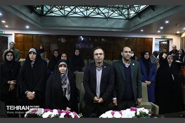 جلسه هم‌اندیشی رییس نهاد پایش طرح های توسعه شهری با جمعی از بانوان 40