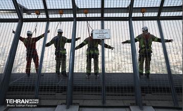 مسابقه پله‌نوردی آتش‌نشانان در برج میلاد 2