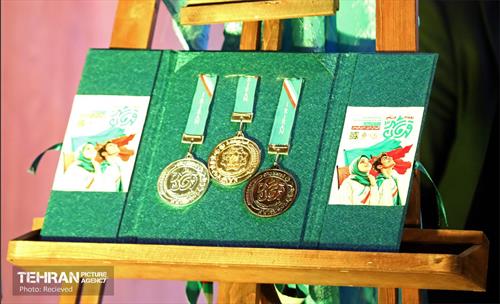 رونمایی از مدال ورزشی منطقه‌۸    6