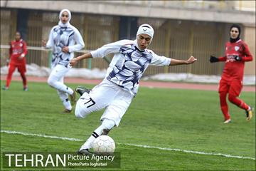 دیدار دو تیم فوتبال البرز و شهرداری بم 23