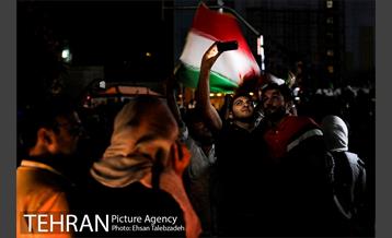 شادی مردم تهران پس از صعود تیم ملی فوتبال به جام جهانی 11