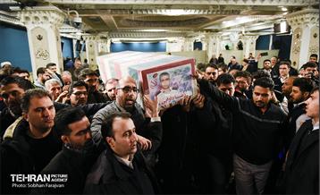 وداع با پیکر شهید «قریب رضا دارابی» 38