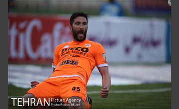 دیدار دو تیم فوتبال سایپا تهران و نفت تهران