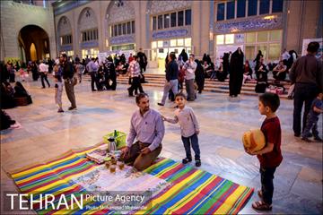 افطاری ساده در حاشیه نمایشگاه قرآن 14