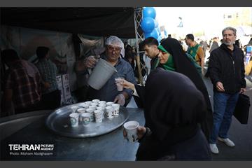 نماز عید سعید فطر در مصلای تهران 73