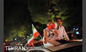 شادی خیابانی مردم بعد از پیروزی تیم ملی ایران 39