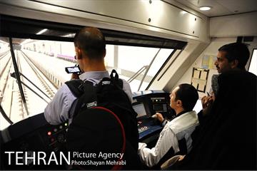شبگردی اصحاب رسانه در خط 7 مترو تهران 35