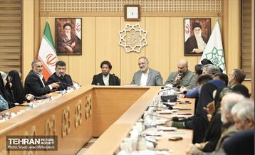 نشست صمیمانه شهردار تهران با جمعی از شعرا 15