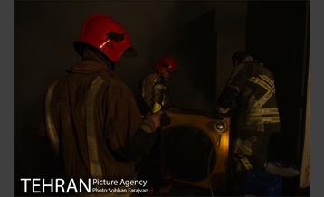 آتش سوزی انبار لوازم خانگی در خیابان 17شهریور 4