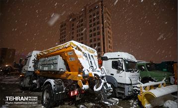 به وقت خدمت؛ برف‌روبی منطقه 1 شهرداری تهران 15