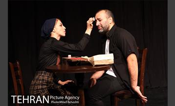 نمایش سنگ ها برای آنتیگون 14