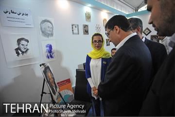 بازدید حسینی مکارم سرپرست شهرداری تهران ار نمایشگاه کتاب 44