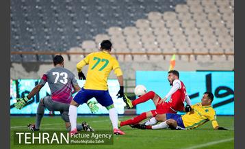 دیدار تیم های فوتبال پرسپولیس و صنعت نفت 10