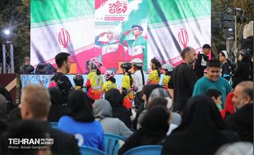 اختتامیه مسابقات ورزشی قهرمانان در منطقه 13 8