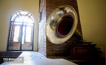 خانه مقدم 77