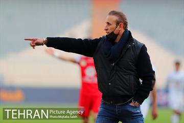 دیدار تیم های فوتبال پرسپولیس و ذوب آهن 17