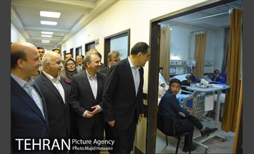 بازدید شهردار تهران و وزیر بهداشت از مراکز پزشکی و درمانی شهر 10