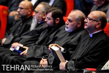 نشست شهردار تهران با رهبران ادیان توحیدی و جمعی از چهره های برجسته اقلیت دینی‎ 11