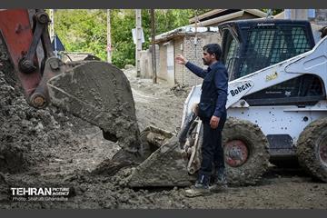 امداد رسانی شهرداری منطقه 14 به مناطق سیل زده فیروزکوه 11