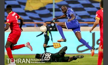 دیدار تیم های فوتبال استقلال و فولاد خوزستان 7