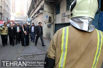 بازدید شهردار تهران از محل آتش‌سوزی ساختمان برق حرارتی وزارت نیرو  7