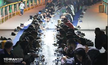 «افطاری ساده» بر روی پل طبیعت 2