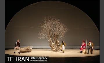 نمایش تیاتر سعدی، تابستان سی و دو 3