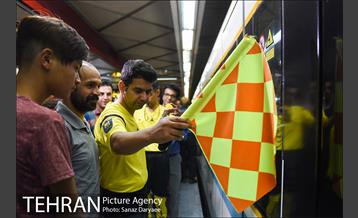 پرفورمنس داوران فوتبال در ایستگاه هفت تیر 9