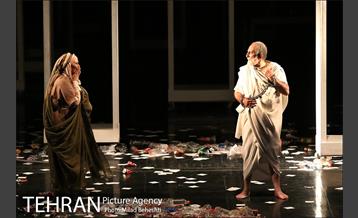 نمایش سقراط‎ 26