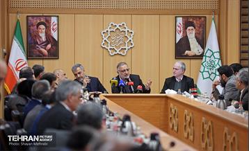 نشست هم‌اندیشی هیئت رئیسه اتاق اصناف تهران، روسای اتحادیه‌های صنفی تهران و هیئت امناء بازار تهران با شهردار تهران 22