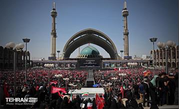 اقامه نماز بر پیکر آقای شهید ایران - 3 1