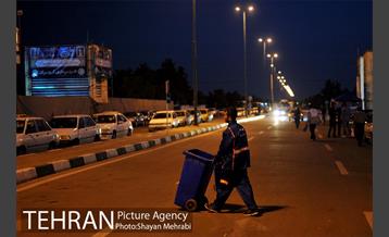 شروع بکار نیروهای خدمات شهری بعد از پایان مراسم ارتحال امام خمینی (ره) 1