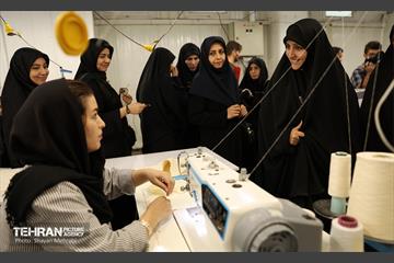 بازدید معاون امور زنان ریاست جمهوری از مرکز کارآفرینی کوثر 17