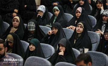 نشست صمیمانه شهردار تهران با مسئولین پایگاههای بسیج دانشجویی تهران 16