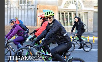 دوچرخه سواری در منطقه 6 به مناسبت هوای پاک 9