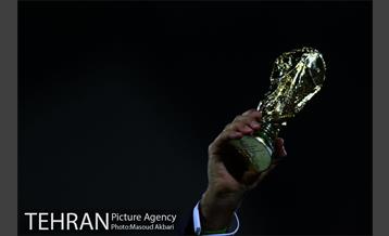 دیدار تیم‌های ملی فوتبال ایران و ازبکستان