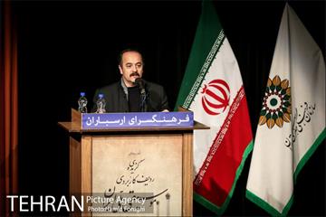 رونمایی کتاب کیوان ساکت در فرهنگسرای ارسباران 24