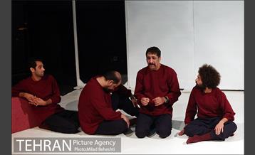 نمایش گریز از مرکز 12