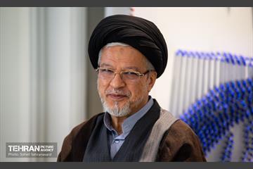 مراسم رونمایی از کتاب بداهه‌گویی در اجرای تلویزیونی