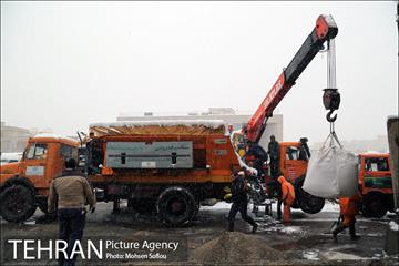 بازدید شهردار تهران از ستاد برف روبی شهرداری منطقه شش 5