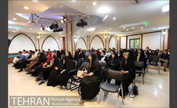 دومین حلقه ادبی پنجره در فرهنگسرای اندیشه 10