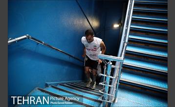 ثبت رکورد پله نوردی در برج میلاد 19