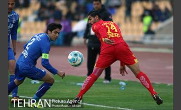 دیدار تیم های فوتبال نفت تهران واستقلال تهران