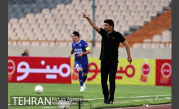 دیدار تیم های فوتبال استقلال تهران و ذوب آهن اصفهان 6